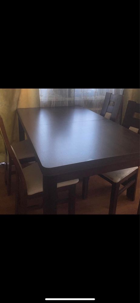 Stól jadalniany + 4 krzesła