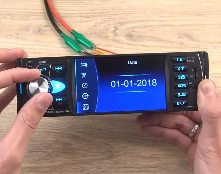 Автомагнітола з дисплеєм bluetooth стандартна універсальна usb флешки