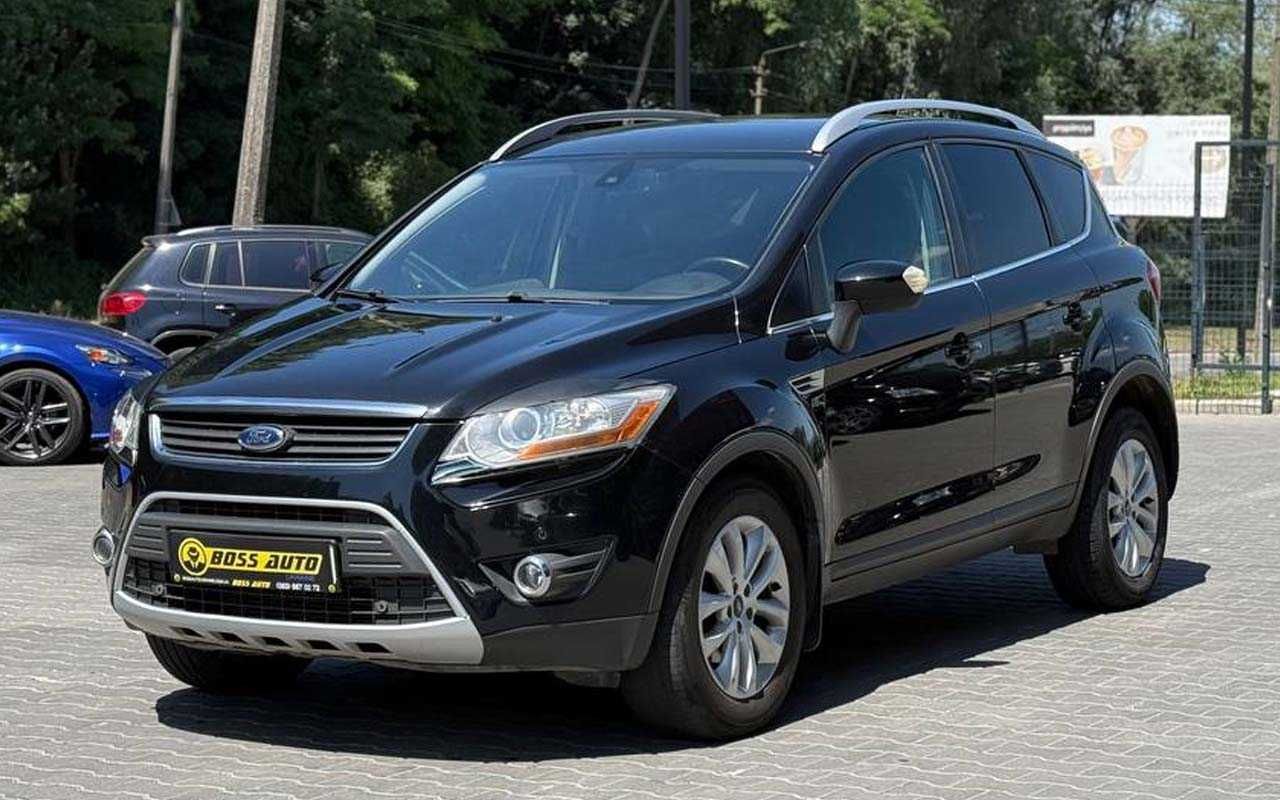 Ford Kuga 2012 року