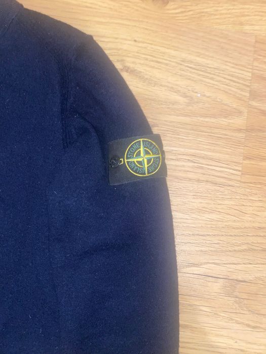 Sprzedaję sweter znanej marki stone island oryginalny
