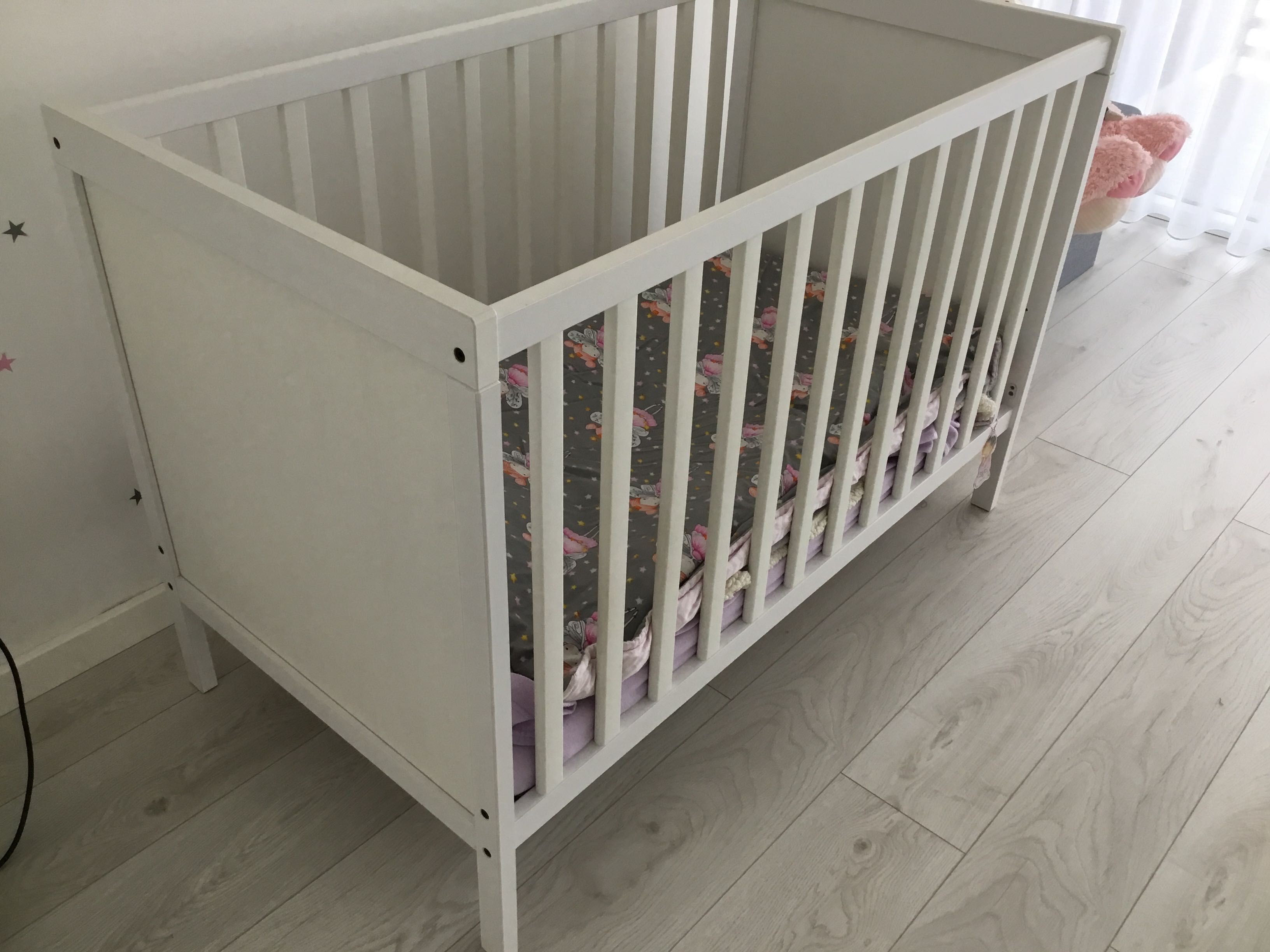 Berço, colchao e muda fraldas IKEA - bebé