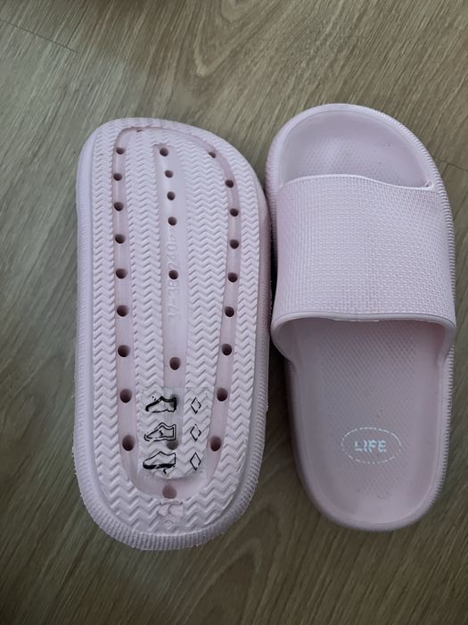 Chinelos Cor de Rosa Novas