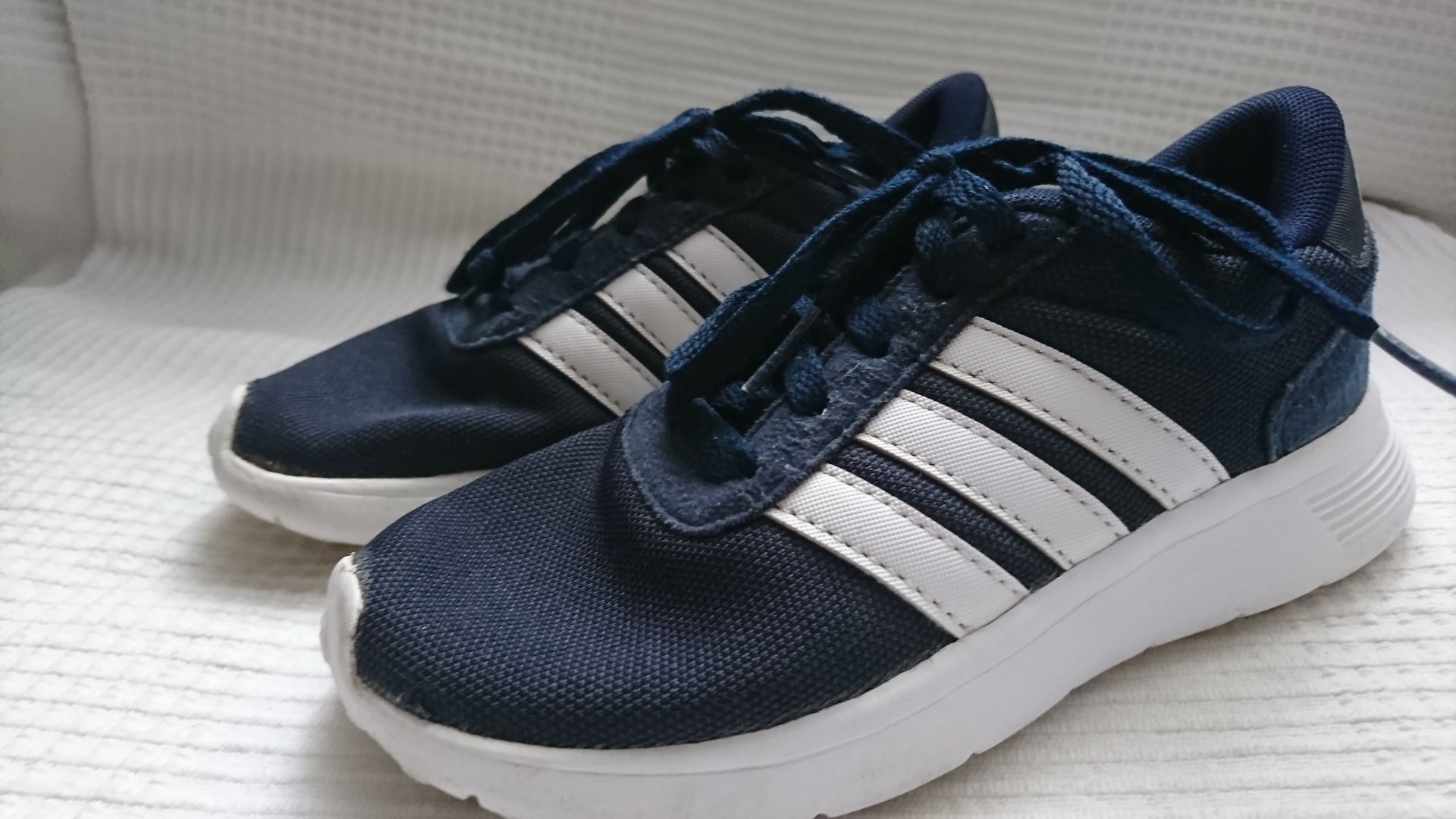 Buciki Adidas 30,5. Super stan. Wkladka 19,3 cm.