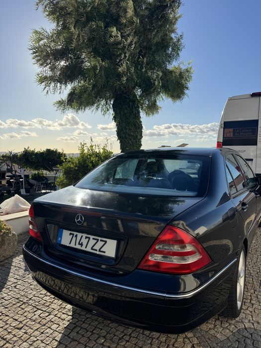 Mercedes C200 em excelente estado