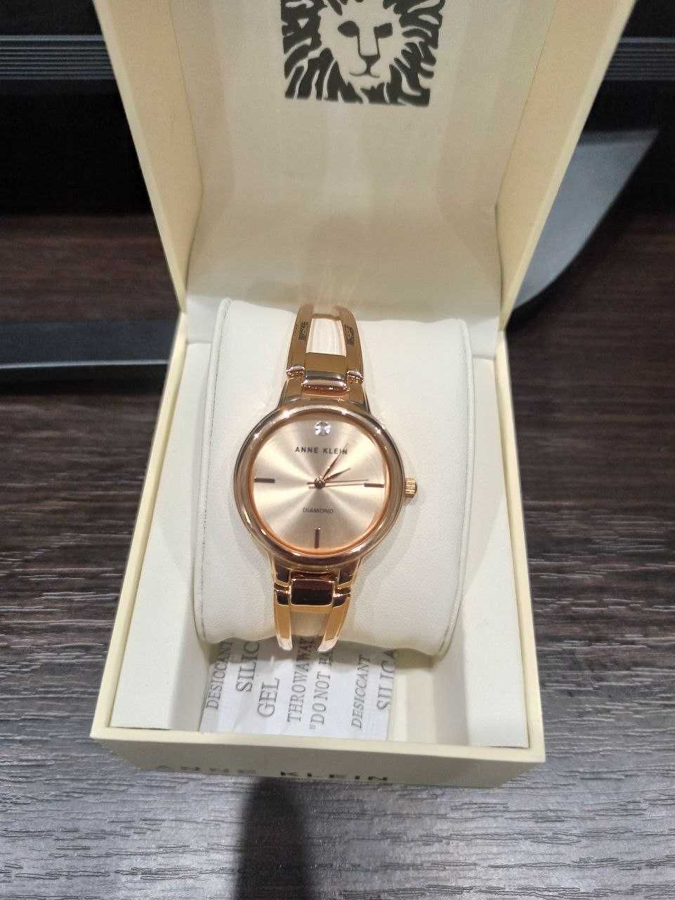 Жіночий годинник Anne Klein