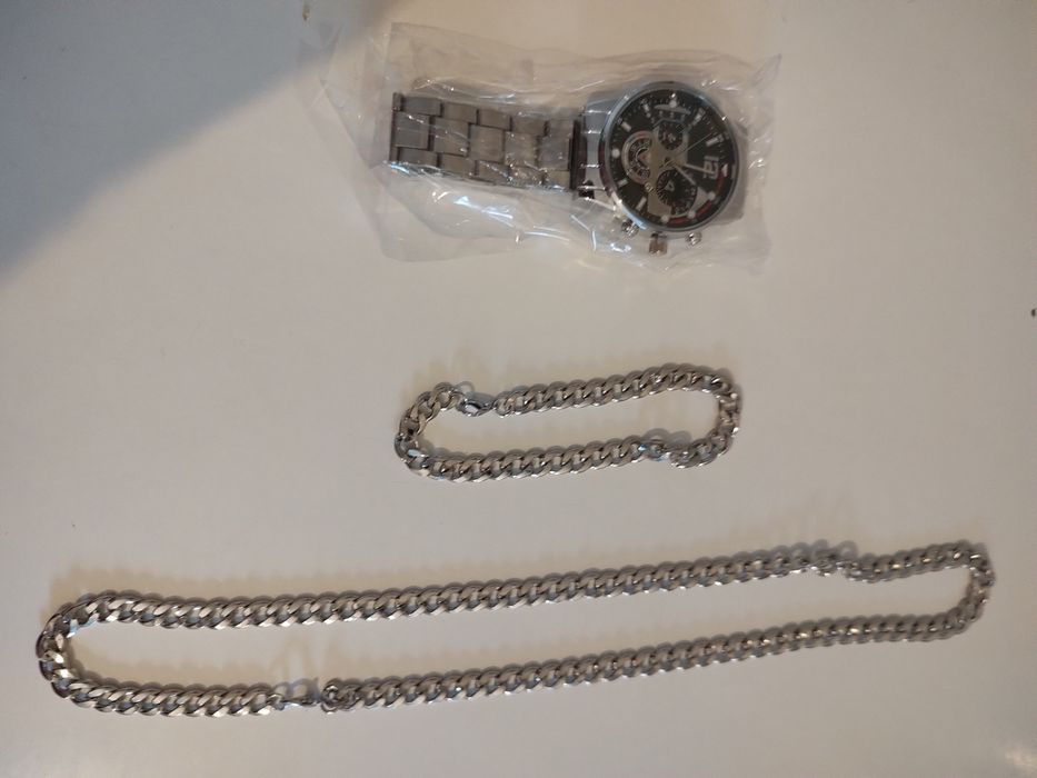 Zegarek z zestawem bransoletka i łańcuszek