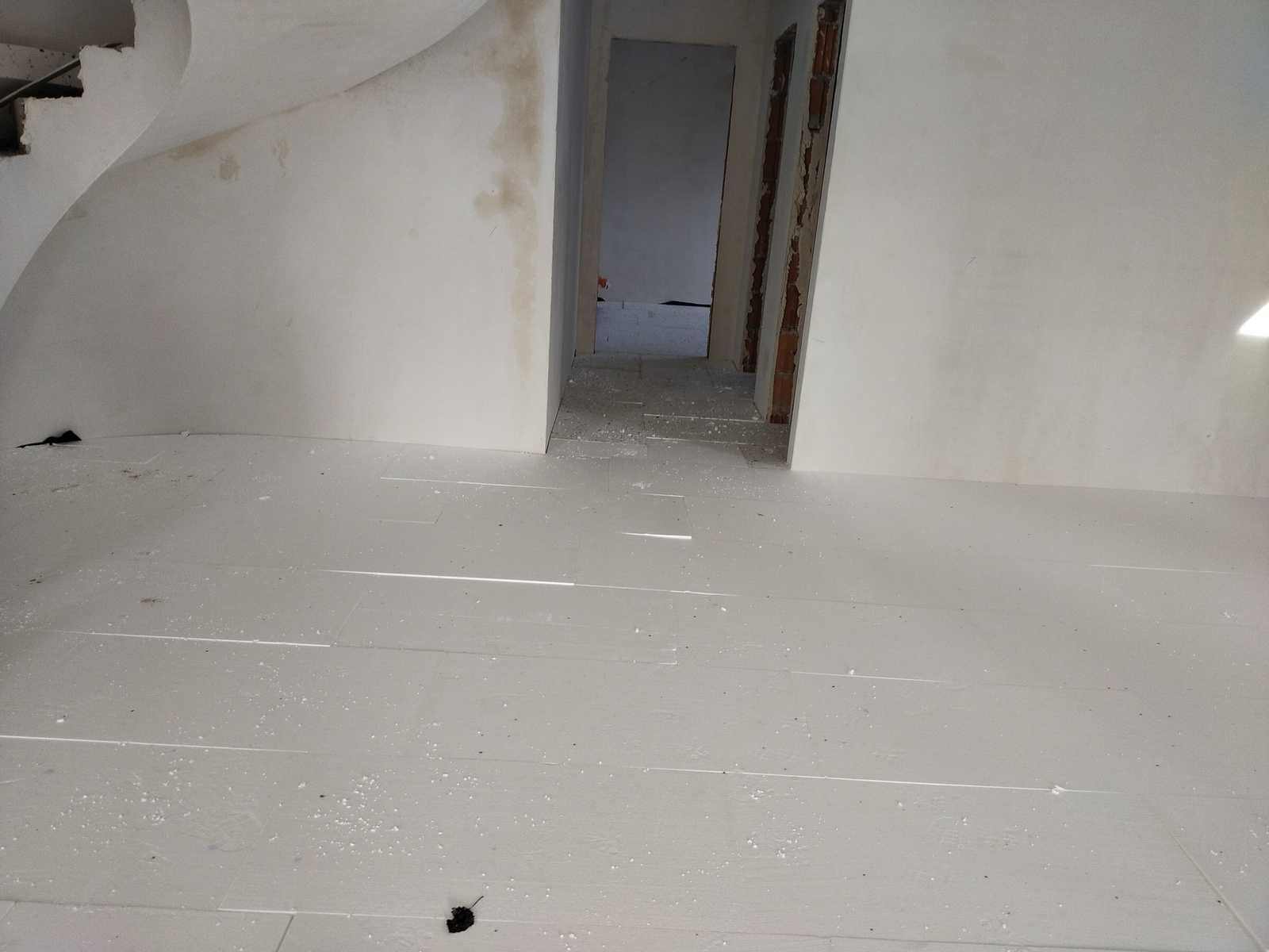 wylewki maszynowe mixokretem, układanie styropianu pod wylewki