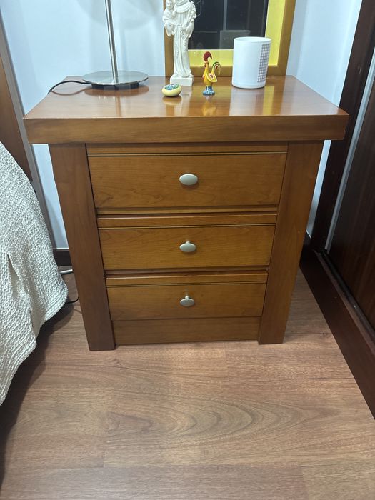 Mesa de Cabeceira (duas unidades iguais)