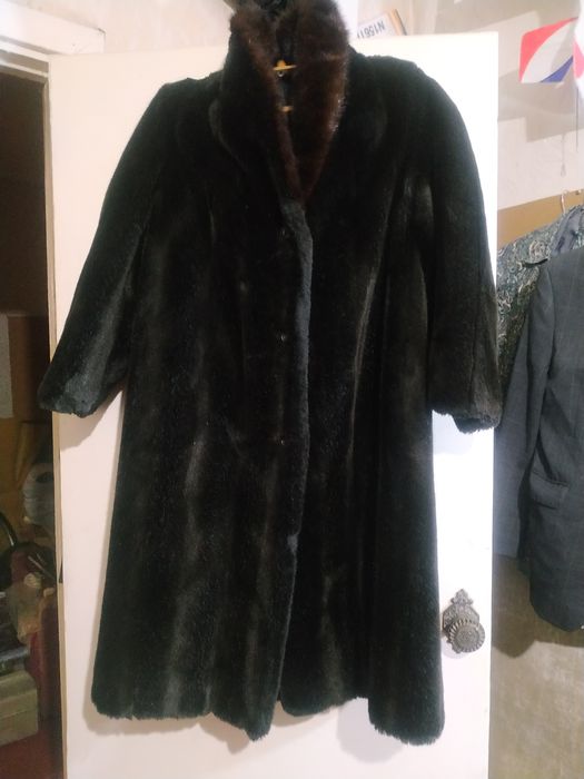 Продам норковую шубу
