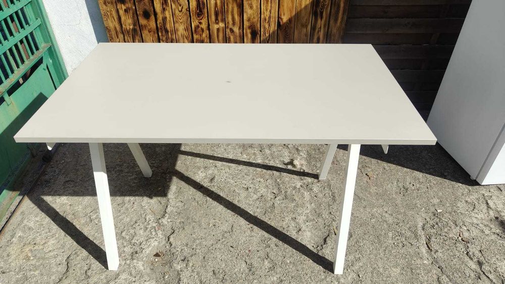 Biurko IKEA Trotten 120x70 blat beżowy Dostępne 7 sztuk