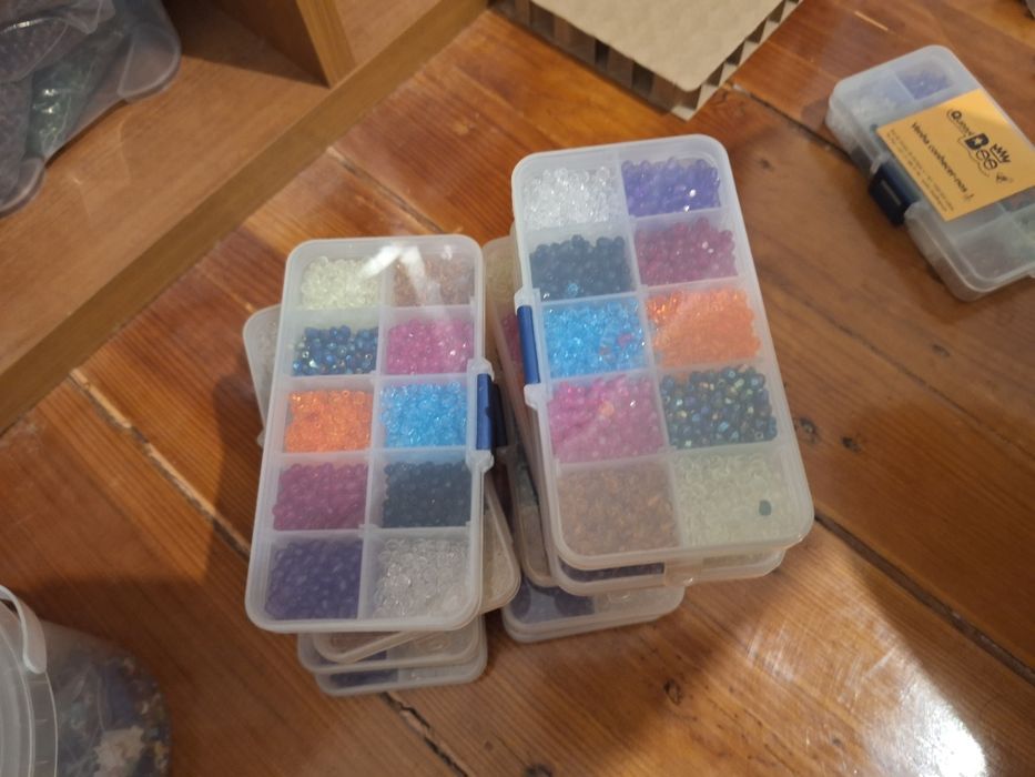Caixas sortido missangas semi transparentes