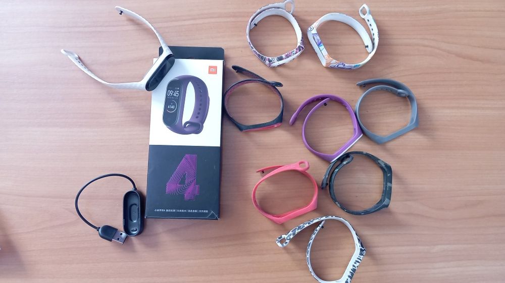 Оригінальний фітнес-трекер Mi Band 4 з браслетами (9шт.)