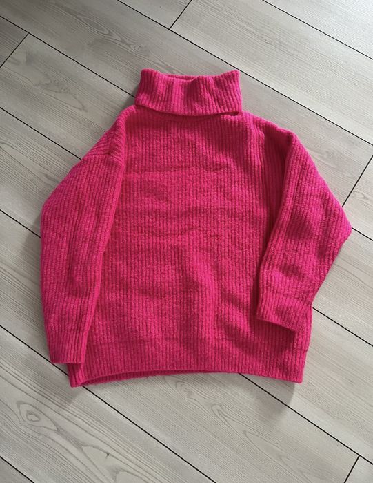 Светр Bershka малинового цвета