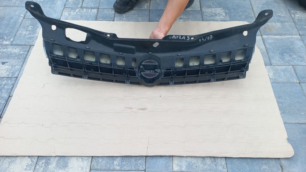 Opel Astra h 3 chrom atrapa grill atrapka 04-07 4,5 drzwi