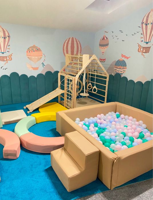 Сухий  басейн з кульками