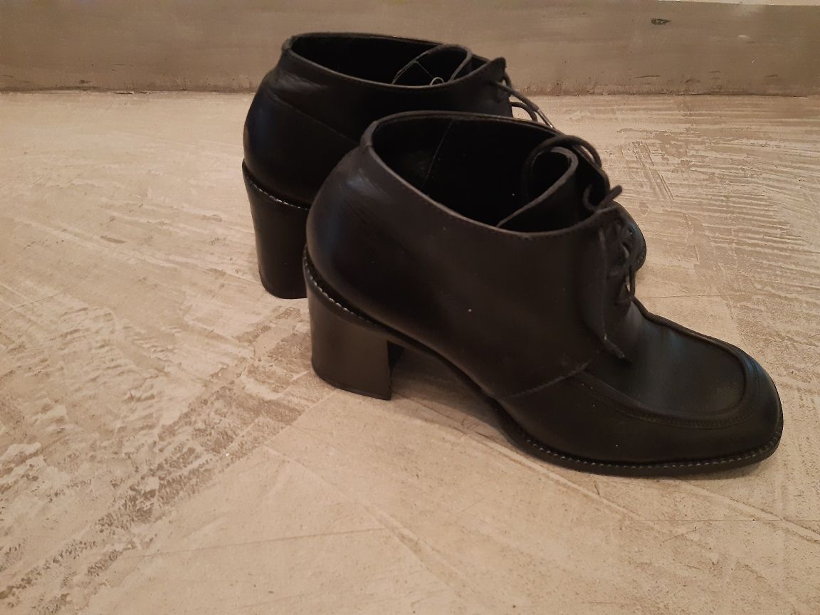 Buty na obcasach j diesel camper super 39/40