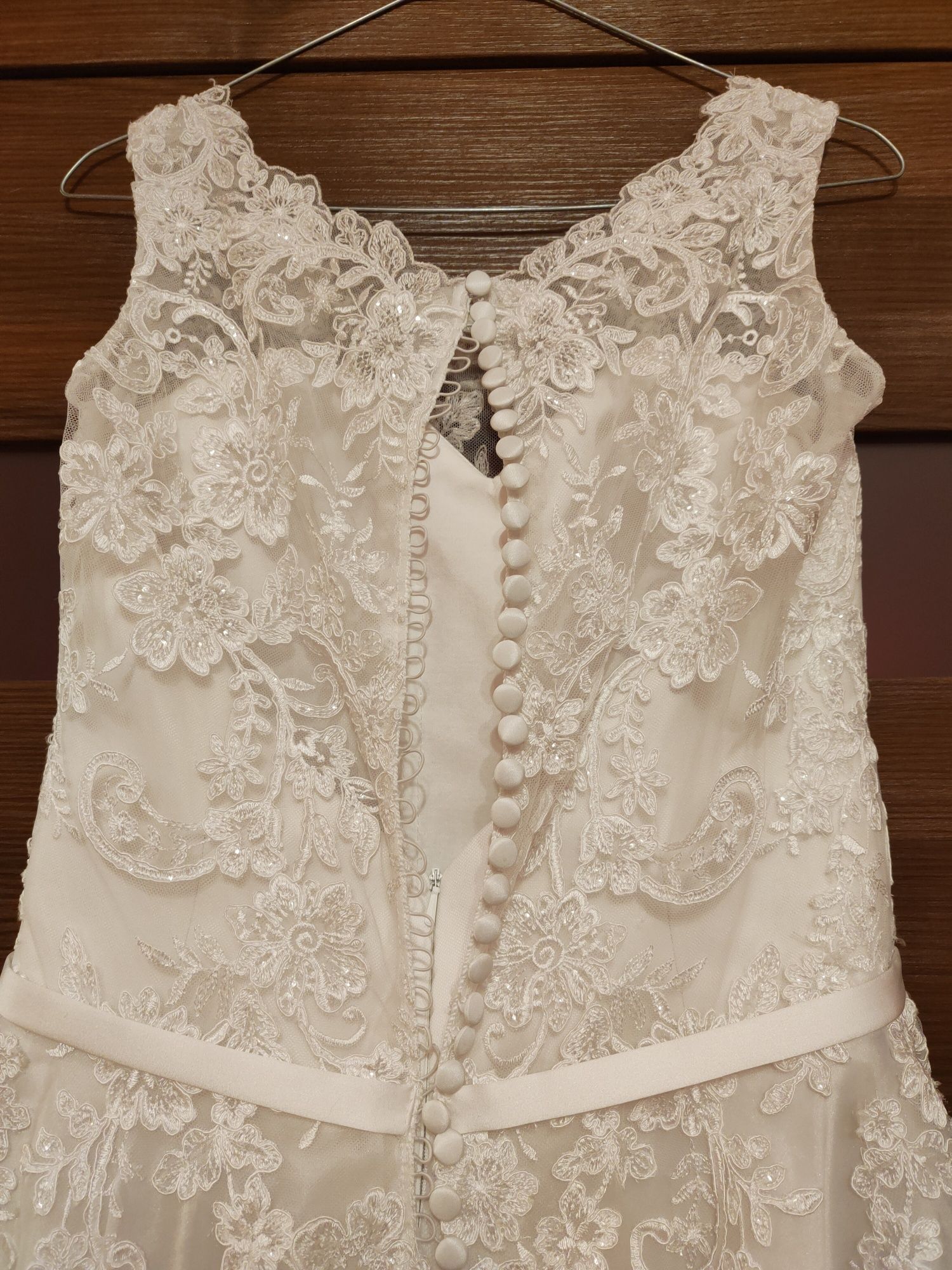Suknia ślubna - biel