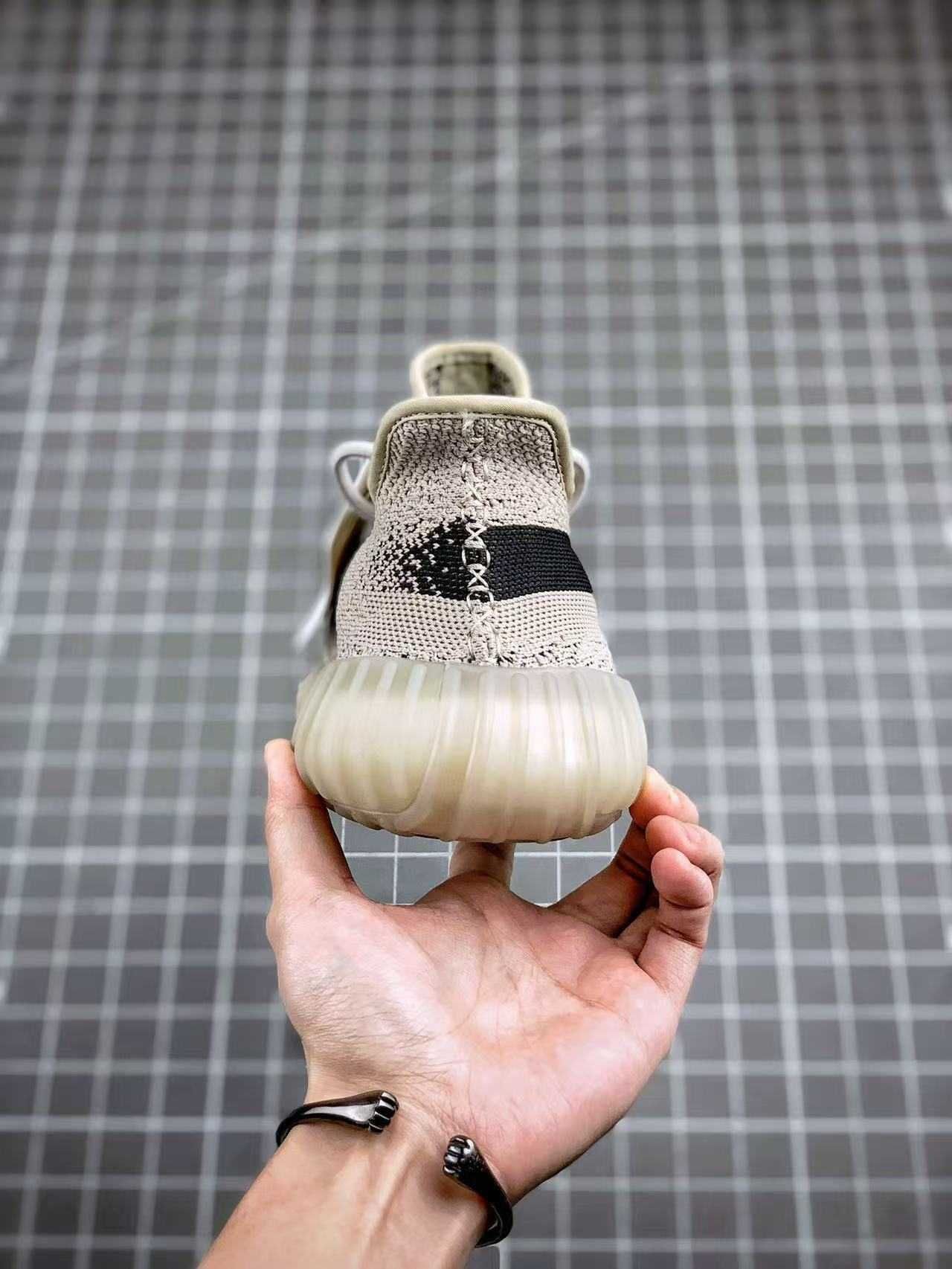 Yeezy350BoostV2ReverseOreo r.42