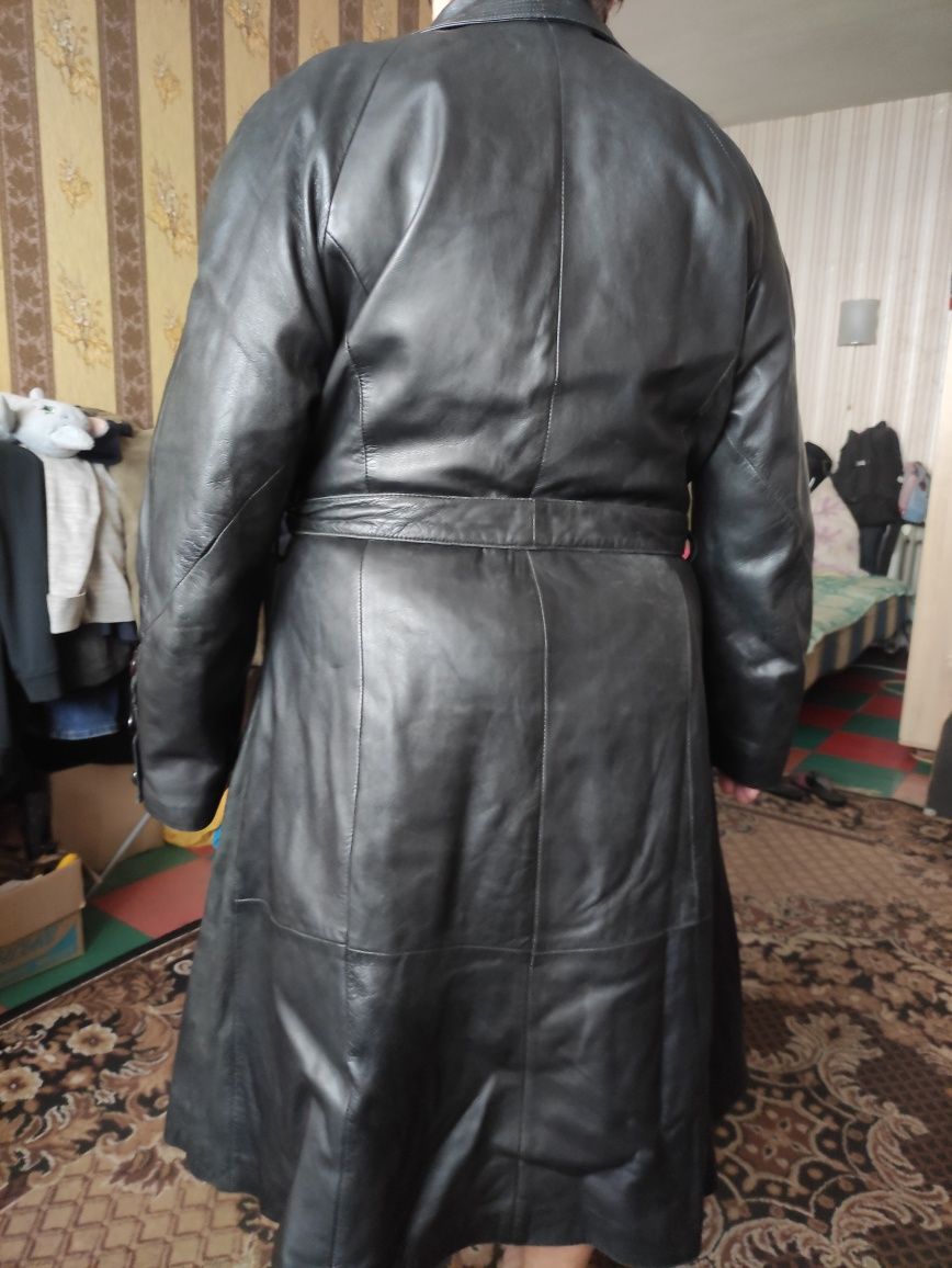 Пальто из натуральной кожи
