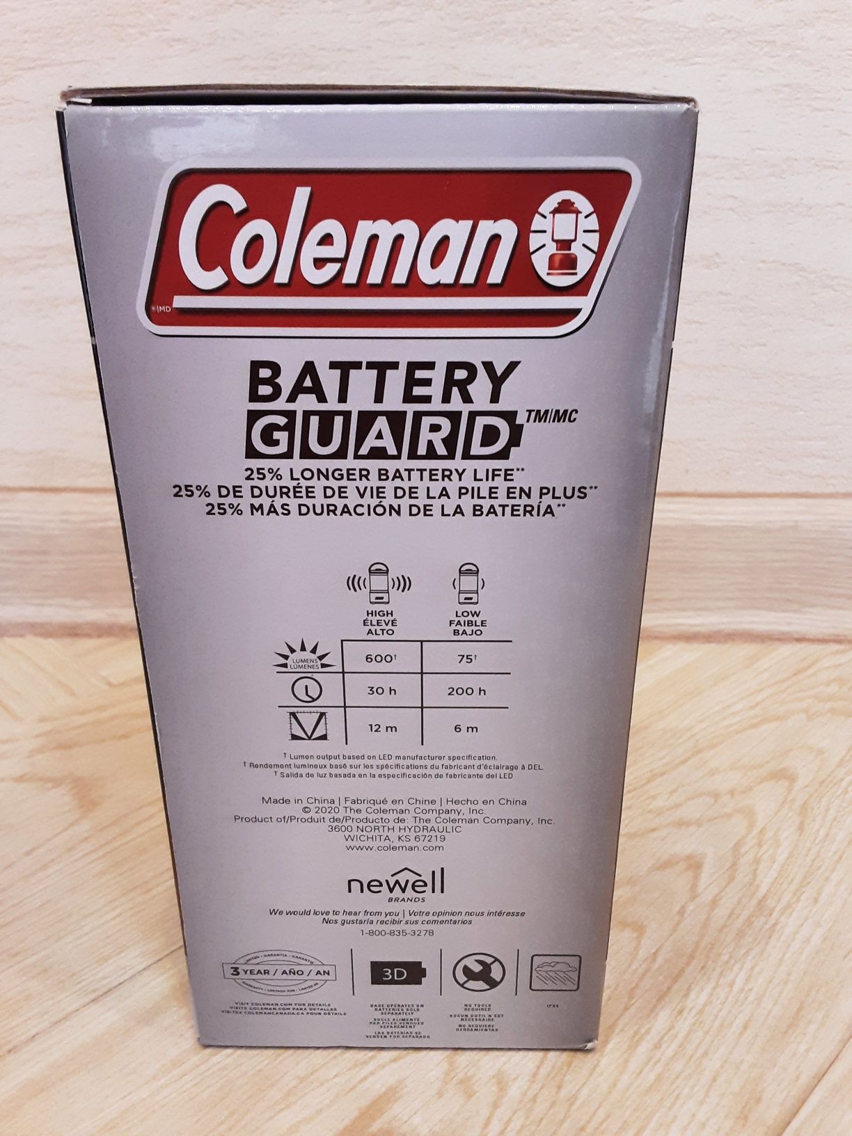 Фонарь лампа светильник Coleman lantern 600 люмен Battery guard