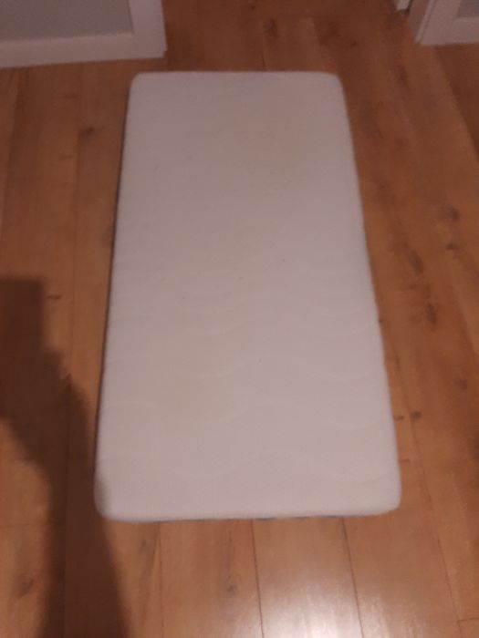 Materac do łóżka dziecięcego piankowy jak nowy