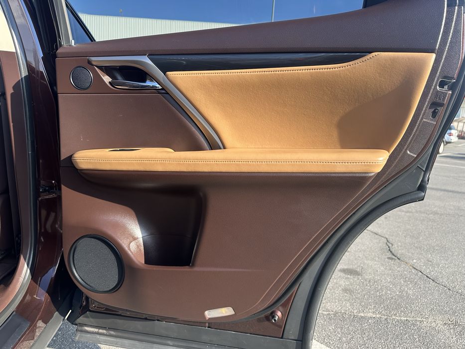 Продам Lexus RX300 2018 года