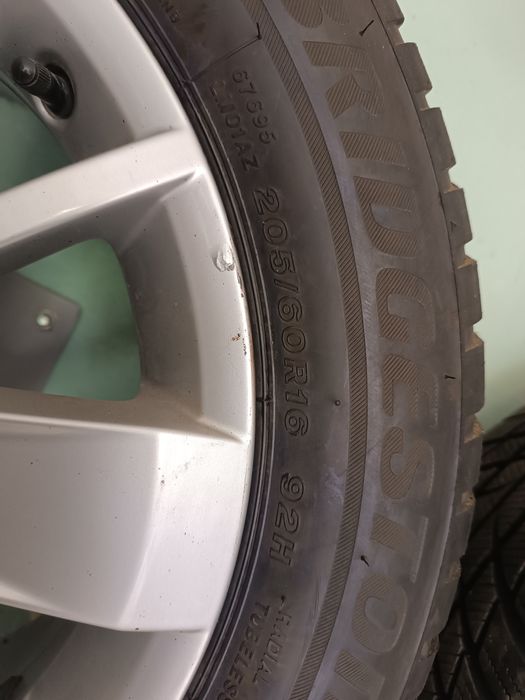 Шини зимові Bridgestone blizzak lm 001