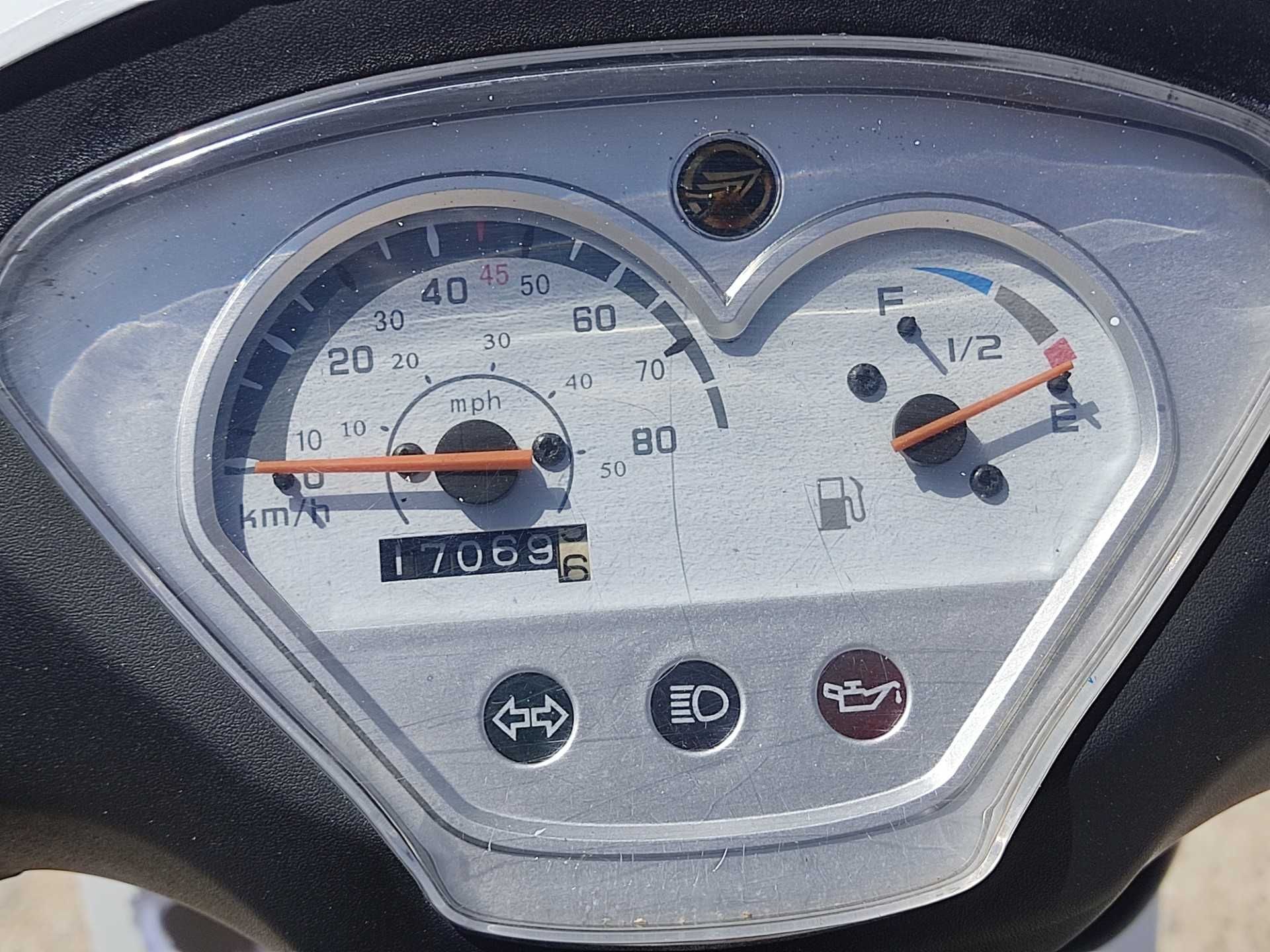 Scooter 70 citadina 2 t única econômica c nova vendo ou troc