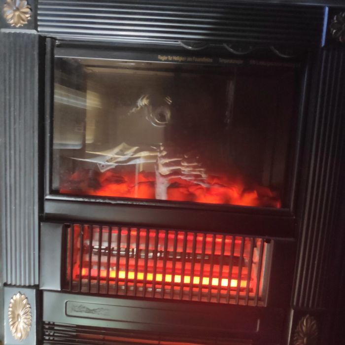 Kominek elektryczny stylowy i grzejnik