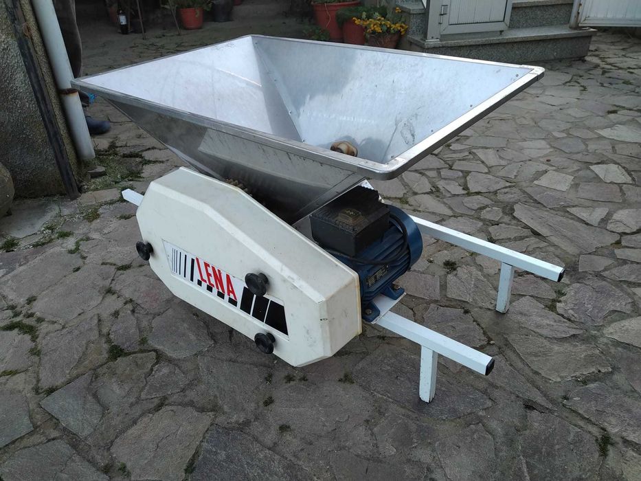 Vende se esmagadeira elétrica em muito bom estado.