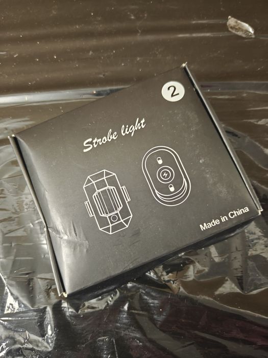 lampa stroboskopowa (strobe light)
Jest to urządzenie, które emituje k