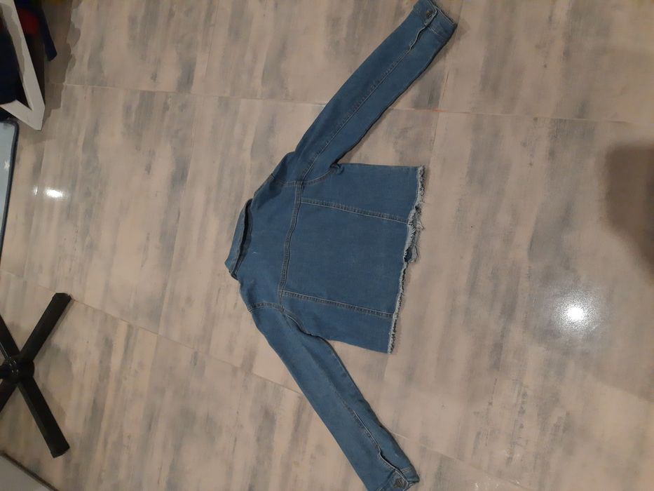 Kurtka jeansowa w rozmiarze 128