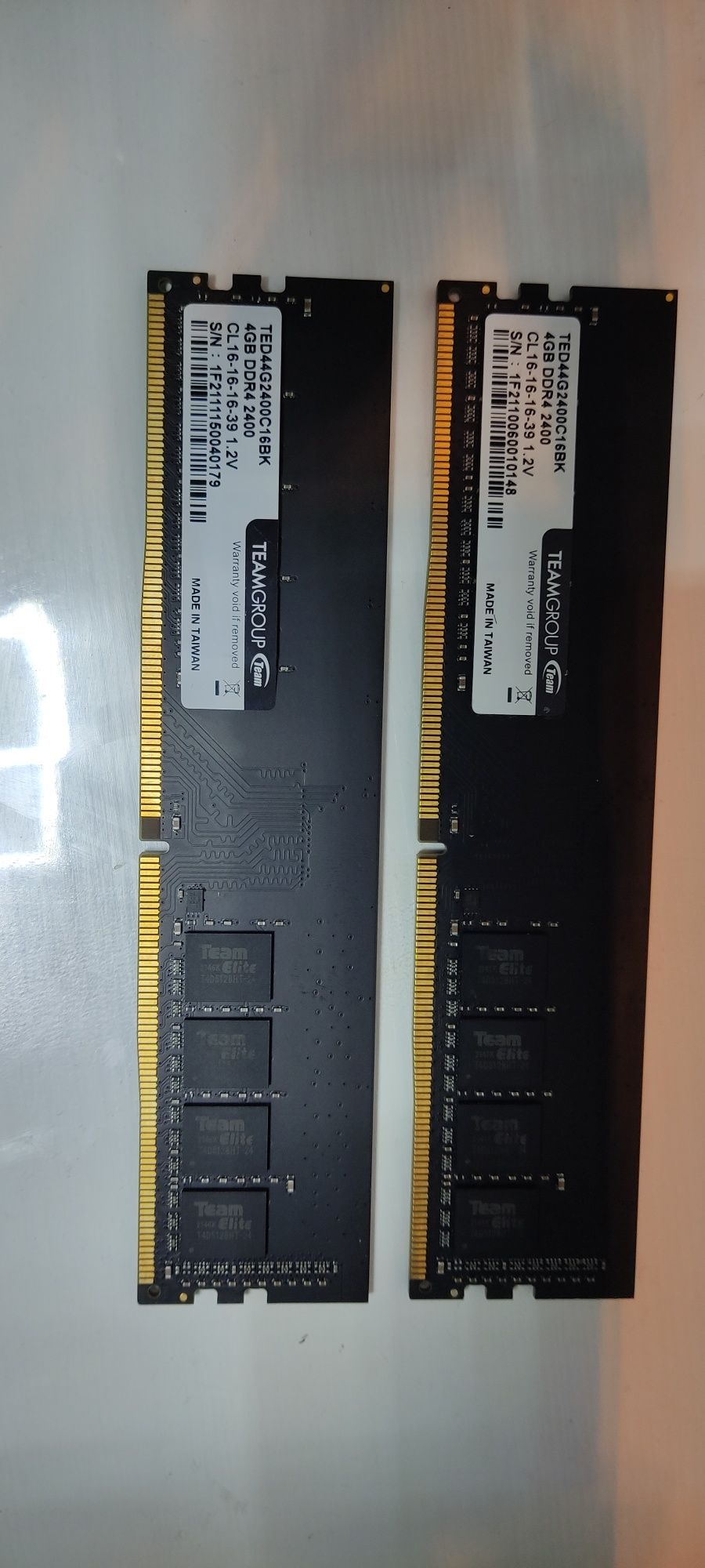 DDR4 2400 Team Group 2 * 4Gb TED44G2400C16BK. Нові.