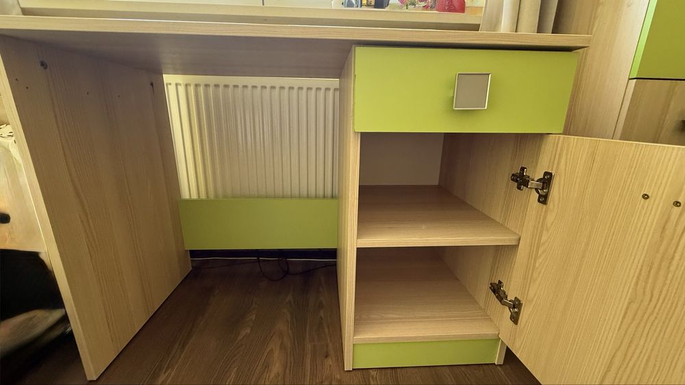 Meble do pokoju dziecięcego/młodzieżowego