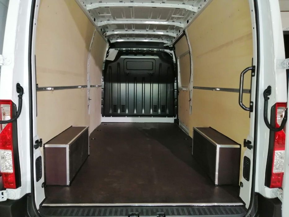 Opel Movano L3H2 Zabudowa podłogi, boków, drzwi ze sklejki