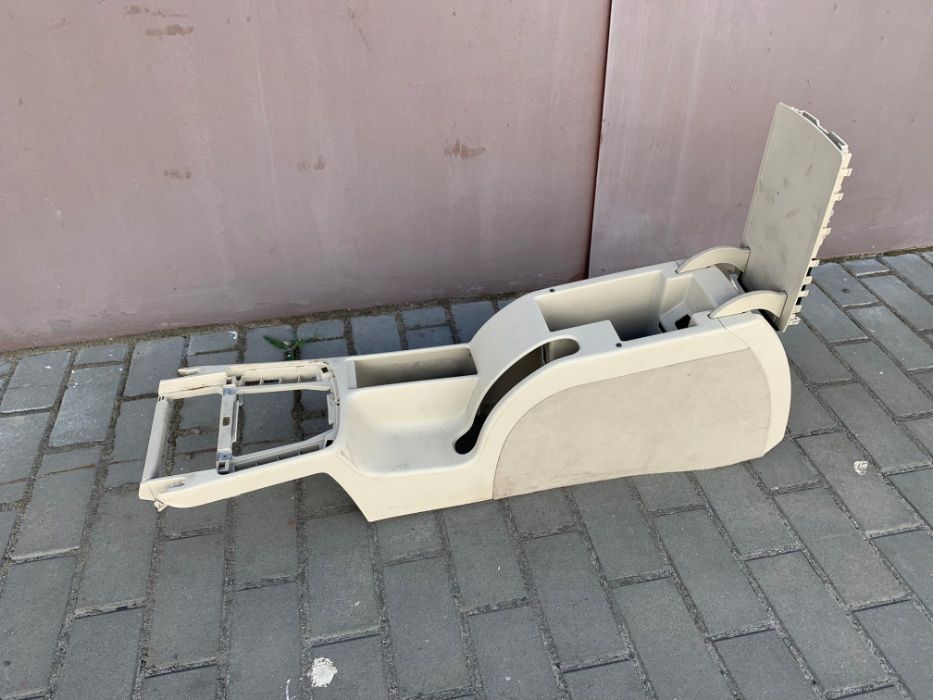 Подлокотник Підлокотник Skoda SUPERB II 2008-2015 БЕЖ