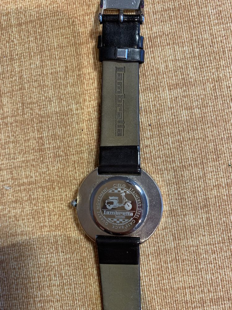 Relógio da marca Lambretta