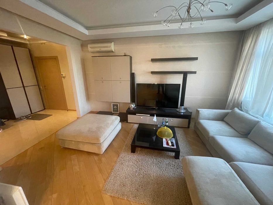 Рідкісна 4к на Паньківській 27/78 (3 спальні і кухня-вітальня)