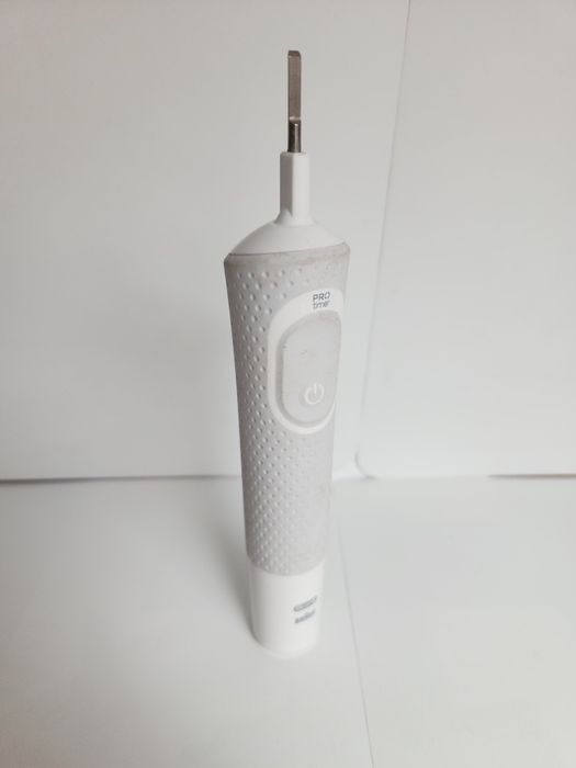 Szczoteczka oral B Vitality szara