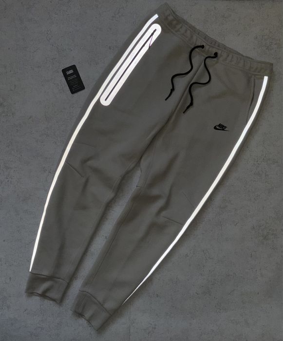 ОРИГІНАЛ! Штани Nike tech fleece reflective світлі | L