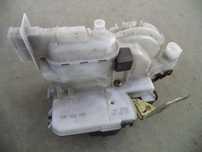 zamek drzwi lewy przod polo III lift rok 99 01