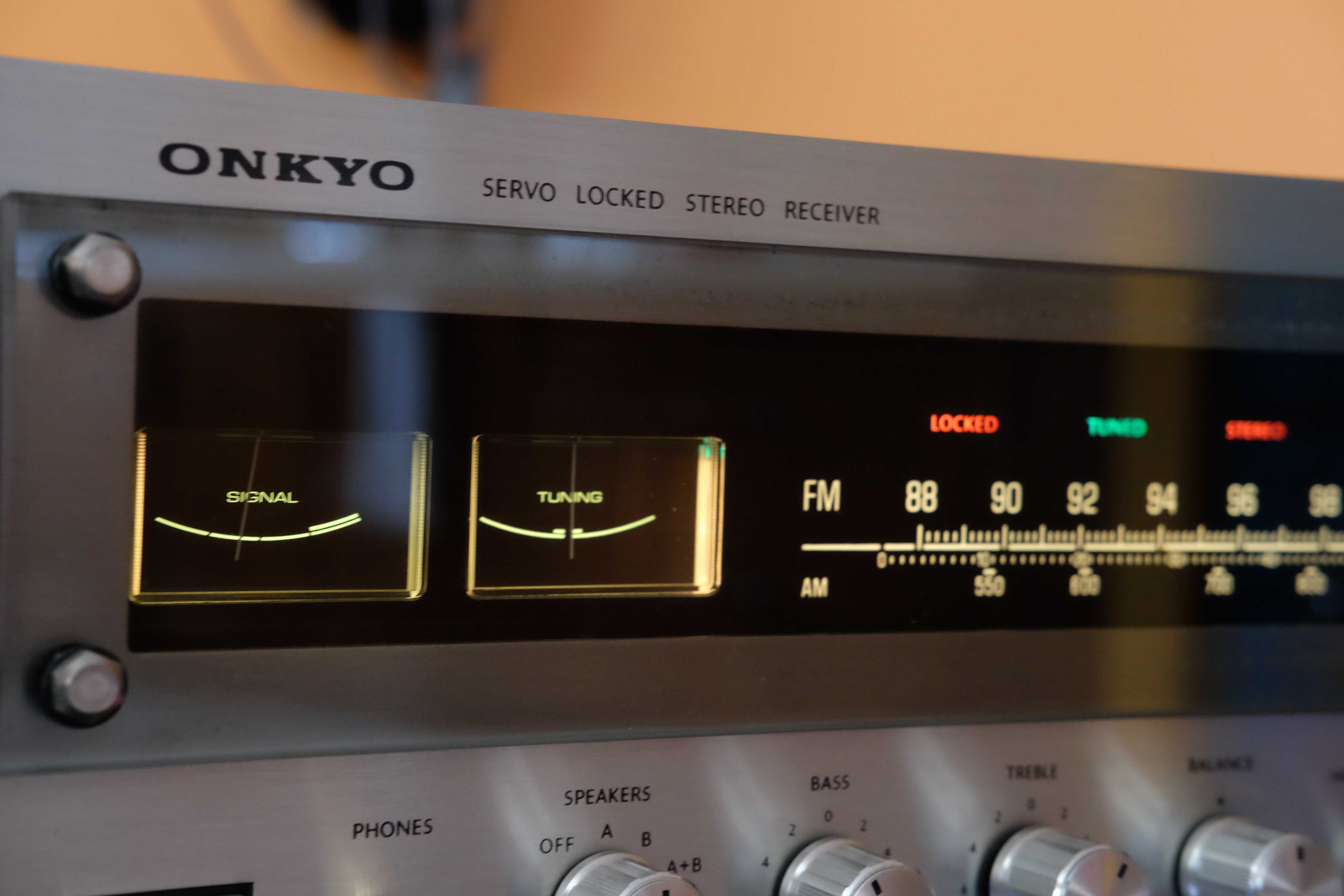Amplituner ONKYO TX- 2500  2x40 Watt / 4 Ohm  1977 / 1978