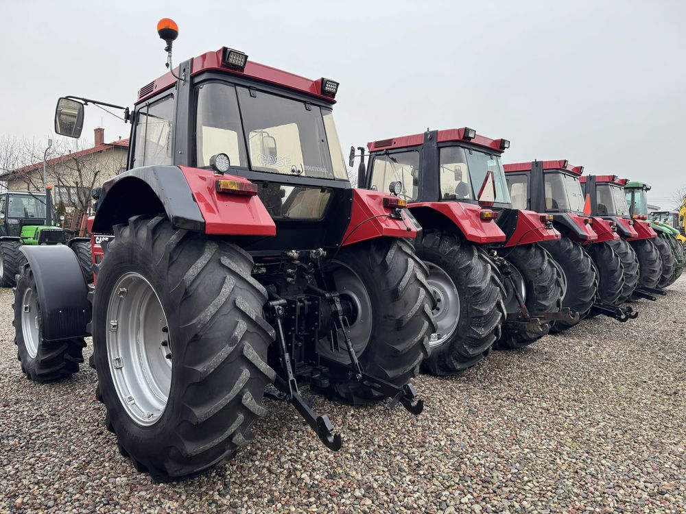 Ciągnik CASE INTERNATIONAL 1255XL - Legenda i 1455XL - Sprowadzony