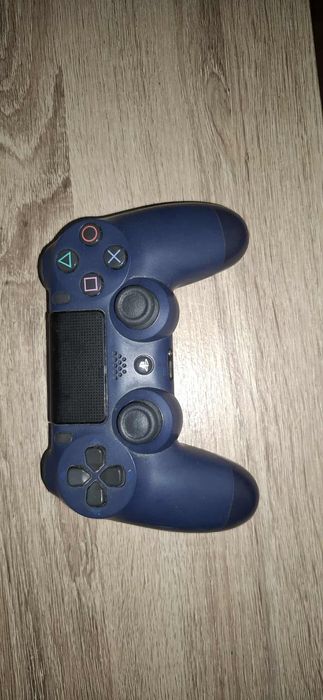 PS4 Slim 500GB +2 pady