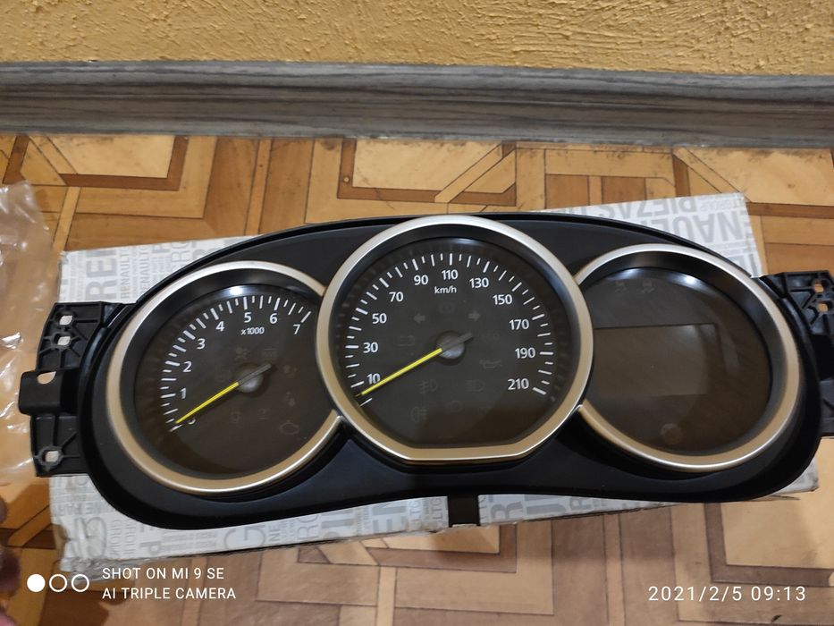 Щиток Рено Логан Сандеро 248103972R