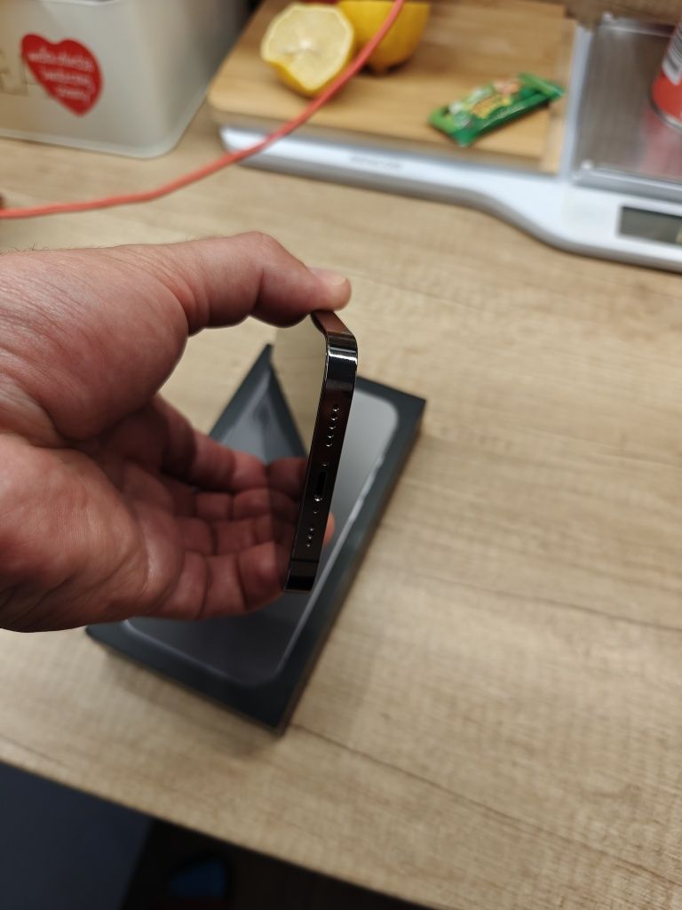 Iphone 13 Pro w bardzo dobrym stanie