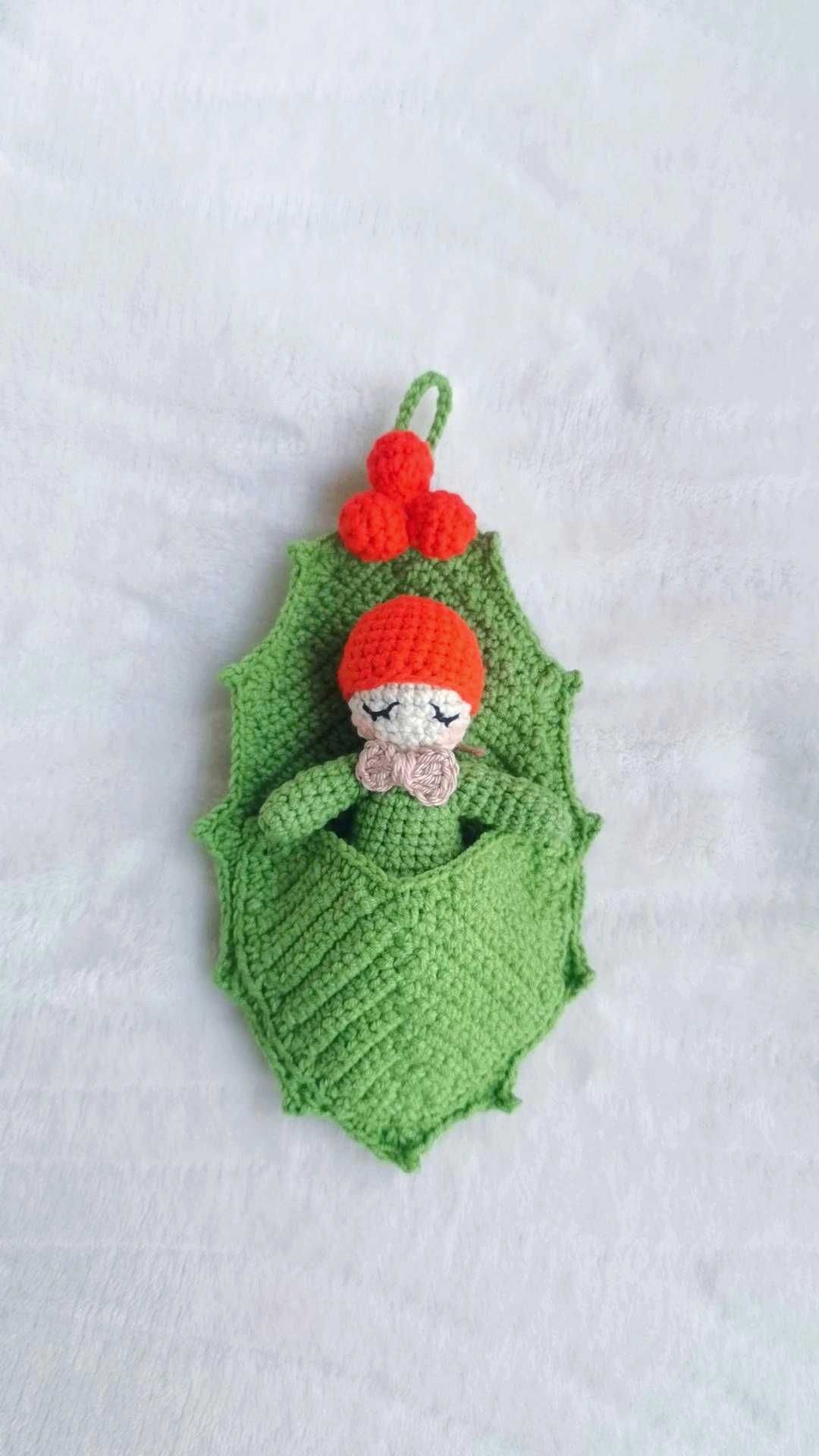 Ostrokrzew na szydełku, Holly baby handmade, rękodzieło