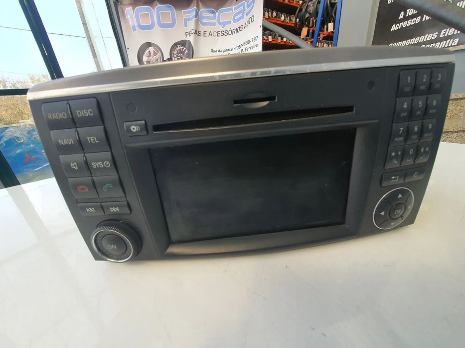 Radio MercedesBenz R Class W251 / A2519007700