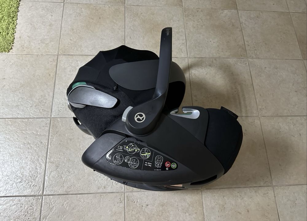 Cybex Cloud Z2 i-Size Plus deep black ovo