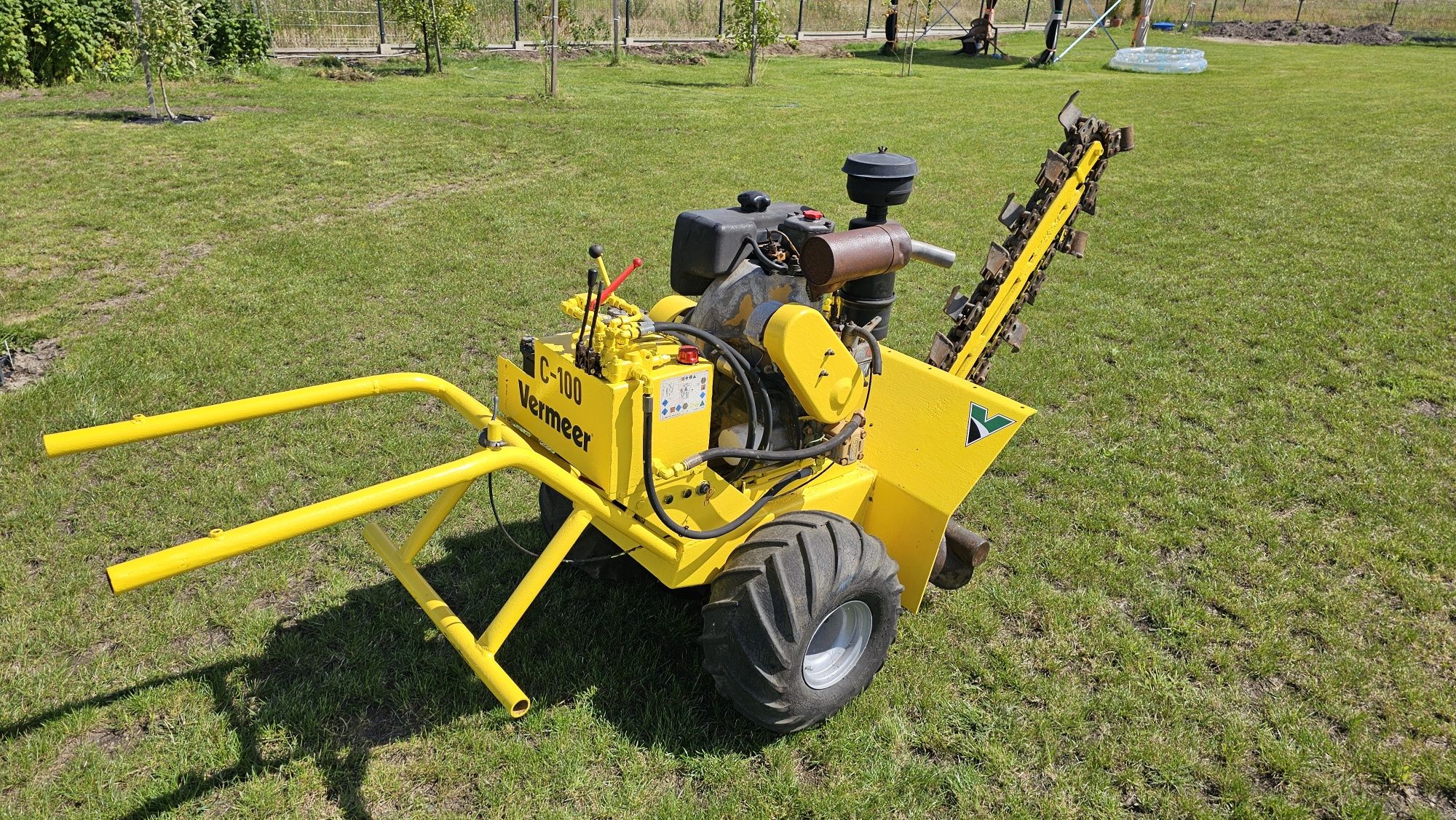 Koparka łańcuchowa vermeer c-100